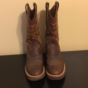 Brown Ariat Size 6 Boots